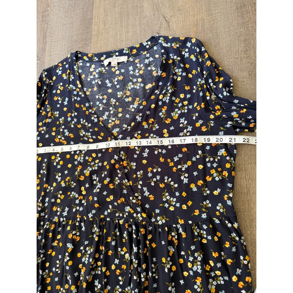 LOFT Women's L Navy Floral Print Faux Wrap V-Neck Long Sleeve Peplum Hem Blouse - Picture 5 of 10